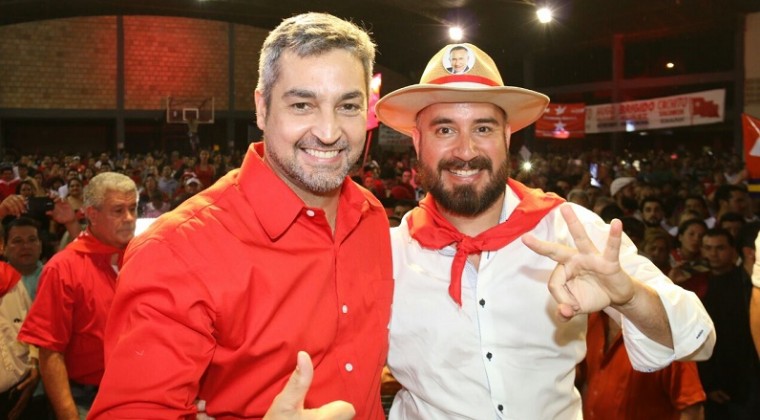 El presidente de la República, Mario Abdo Benítez, junto a su ministro del Ambiente, Ariel Oviedo. Foto: Gentileza.