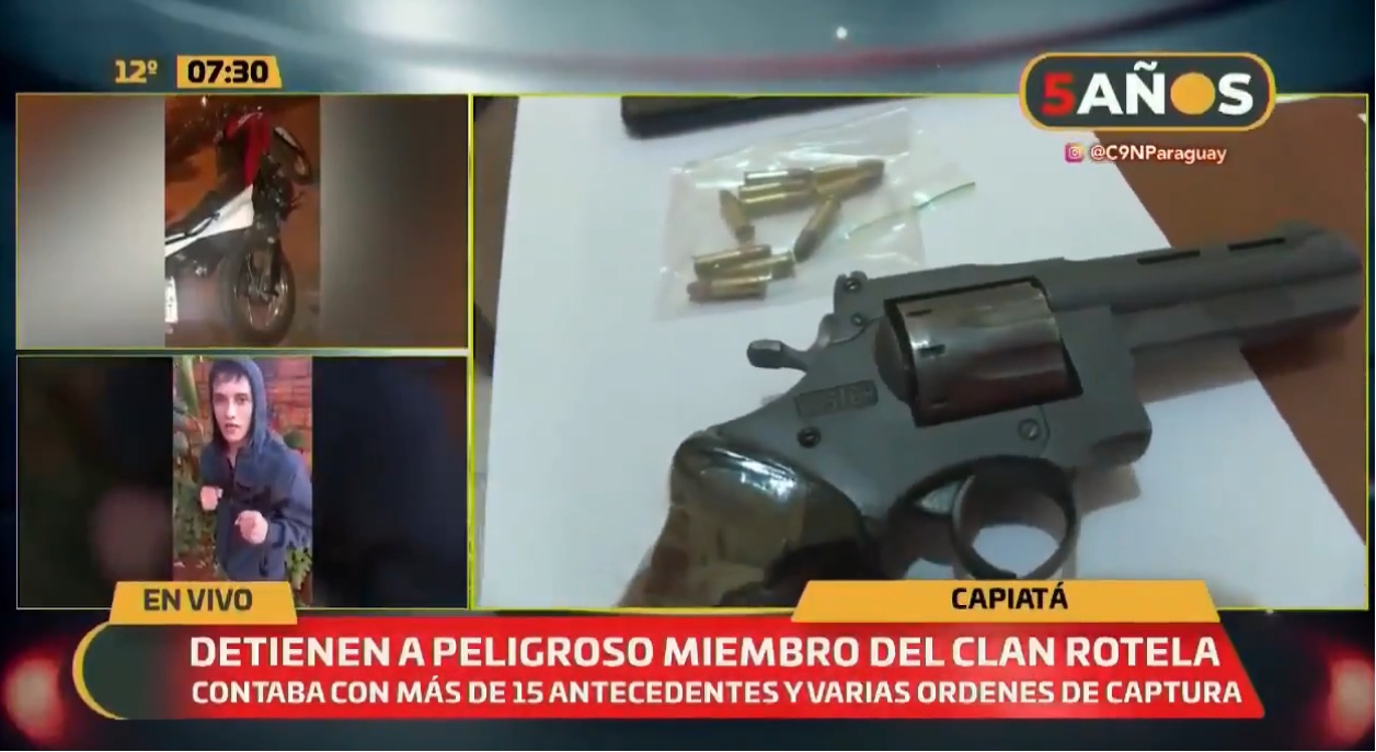 En su poder tenía un arma calibre 22. Foto: captura C9N.