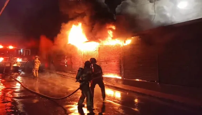 El fuego se produjo en las primeras horas de este martes. Foto: Gentileza