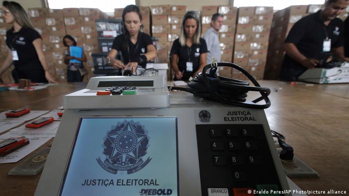 El Partido Liberal de Jair Bolsonaro requirió invalidar los votos de las urnas electrónicas en las que aseguran "fueron comprobadas disconformidades irreparables de funcionamiento". Foto: DW