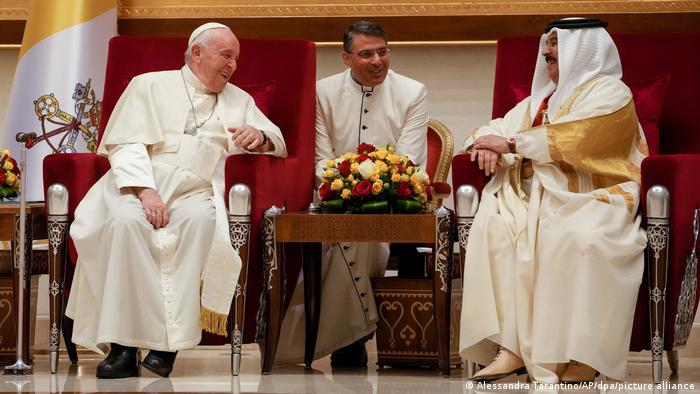 El papa llegó hoy a Baréin, donde permanecerá hasta el 6 de noviembre. Foto: DW.¡