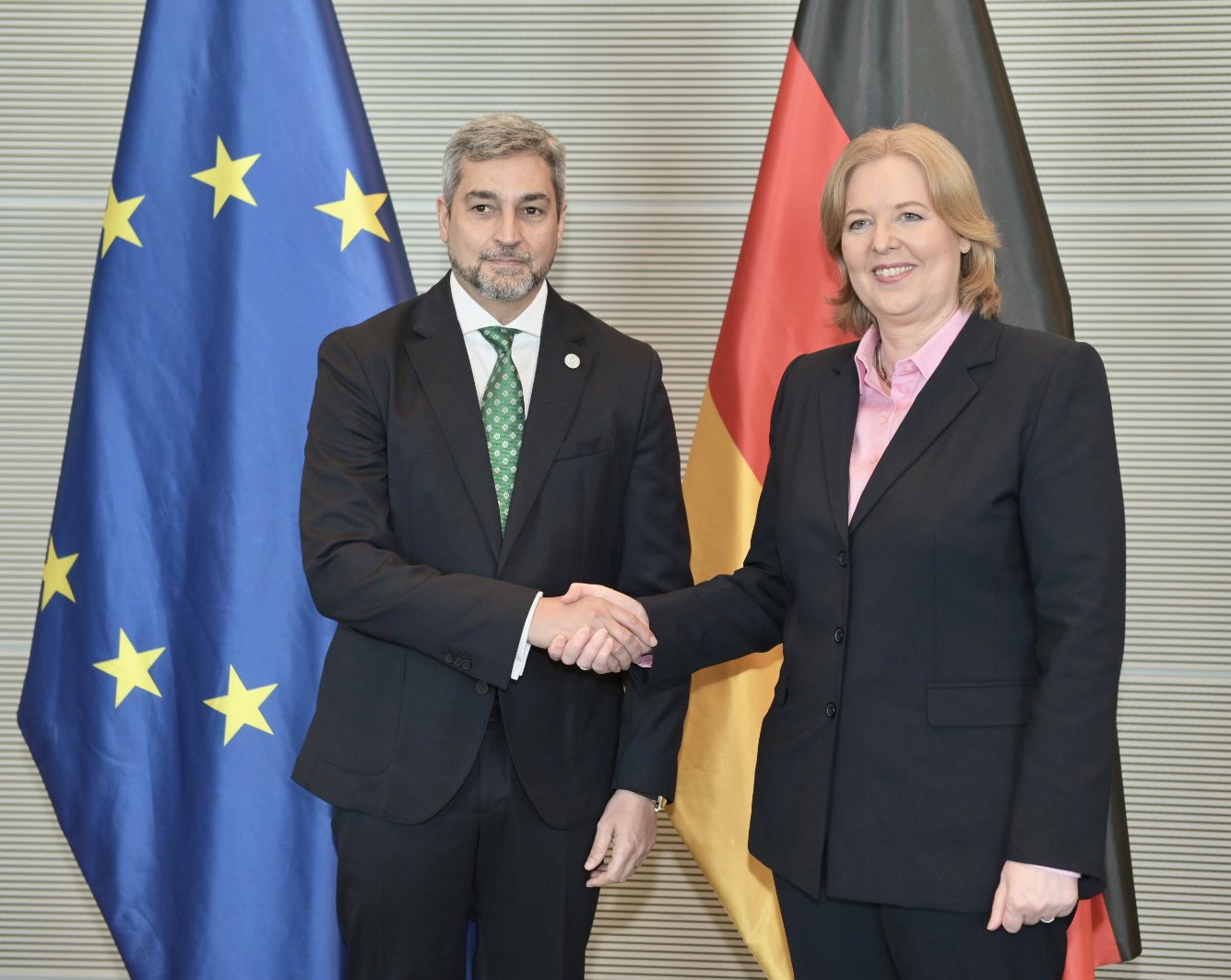 El presidente de la República, Mario Abdo Benítez, sigue de viaje por Alemania. Foto: Gentileza.