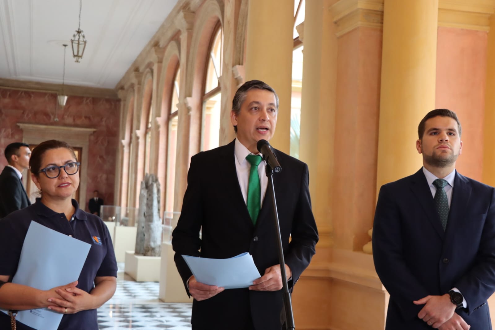 Tras una reunión en el Palacio de Gobierno, Iván Ojeda, director del INE, brindó datros preliminares acerca de la cobertura del censo. (Foto: INE)