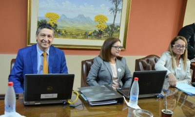 Titular del INE, Iván Ojeda ante la mesa directiva del Senado. Foto: Gentileza.