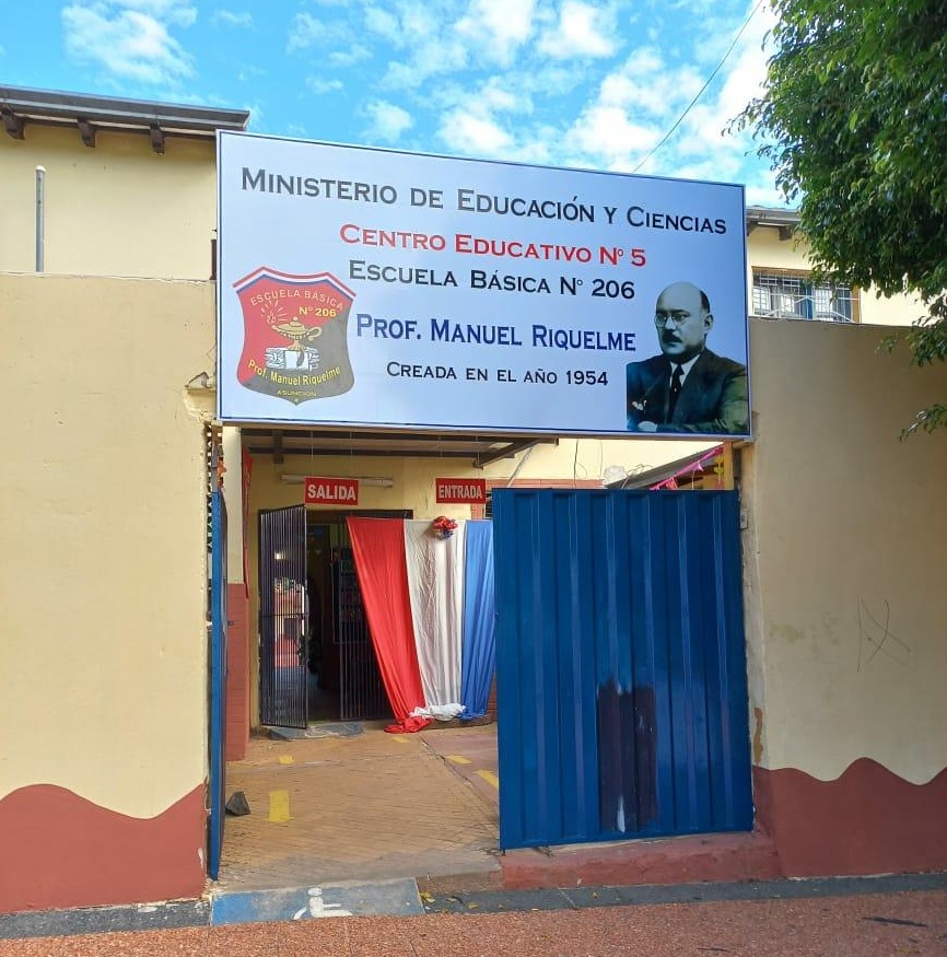 Escuela Básica Prof. Manuel Riquelme. Foto: Facebook.