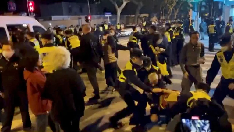 Protesta en Shanghái. Foto: Infobae