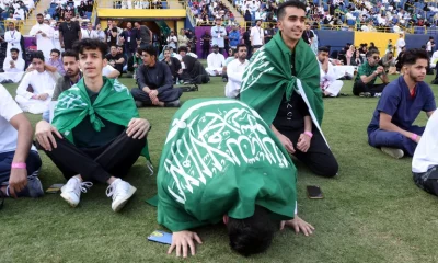 Tensión, rezos y festejos en Riad. Foto: Infobae