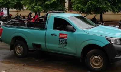 Camioneta de servicios de la ANDE. Imagen de referencia.