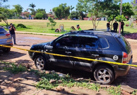 El vehículo fue abandonado. Foto: Ñanduti