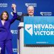 El gobernador de Nevada, Steve Sisolak, y la senadora Catherine Cortez Masto saludan a sus partidarios en la fiesta de la noche electoral en Nevada. Foto: DW.