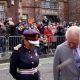 El rey Carlos III estaba de visita en la ciudad de York junto a Camila para la inauguración de una estatua de la reina Isabel II. (Foto: captura del video)