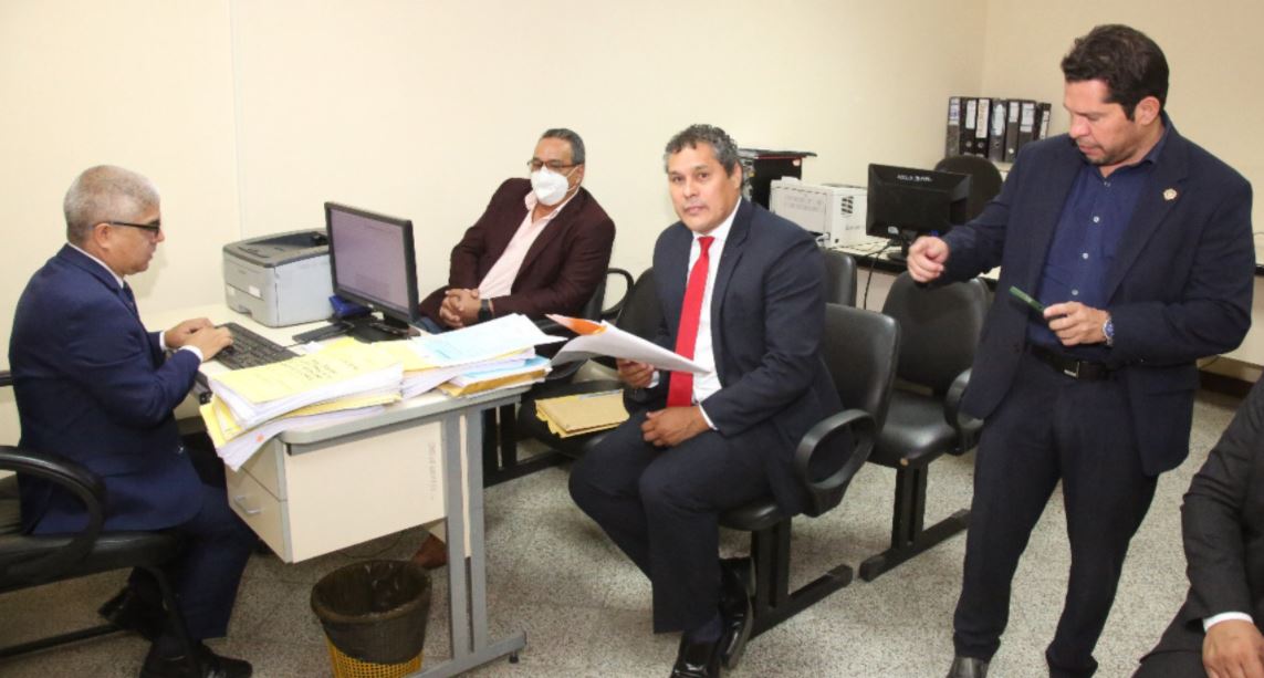 Hugo Javier está imputado por el presunto desvío de G. 18.300 millones. Foto: Ñandutí.
