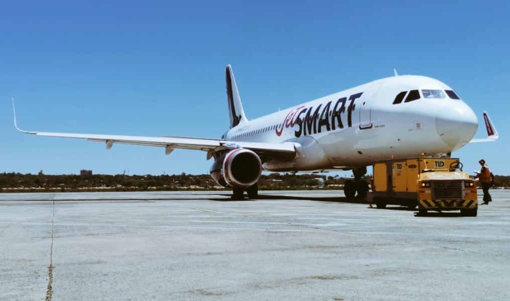 Primer vuelo de la aerolínea a bajo costo JetSMART aterrizó en el aeropuerto Silvio Pettirossi de Luque. Foto: Gentileza.