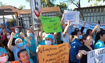 Las manifestaciones continúan en el Hospital Acosta Ñu. Foto: Twitter