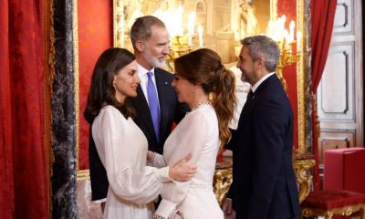 Abdo Benítez y la primera dama fueron recibidos en el Palacio Real. Foto: Agencia IP