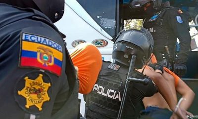 Una unidad de policía realiza traspasos de reclusos de alta peligrosidad a cárceles mejor vigiladas en Esmeraldas, Ecuador. Foto: DW.