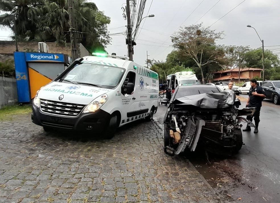 Accidente sobre la Avda. Perón. Foto: Ñanduti.