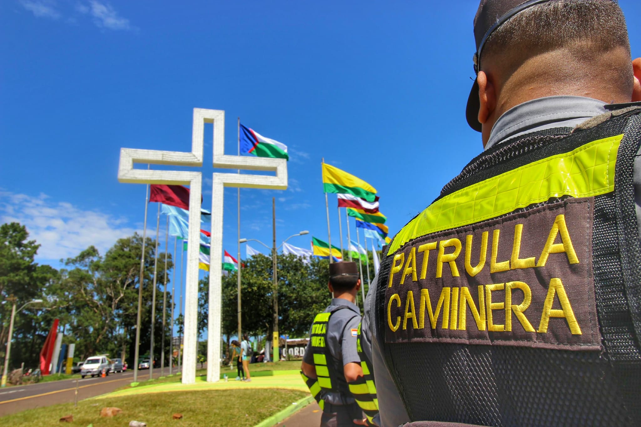 Agente de la Patrulla Caminera durante el Operativo Caacupé. Foto: Jorge Lombardo.