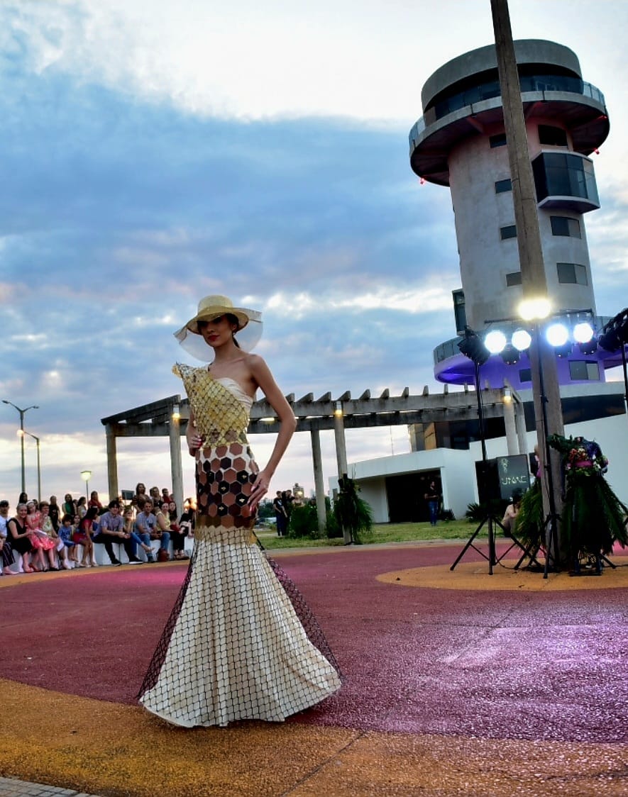 Desfile del Unae. Foto: Gentileza.