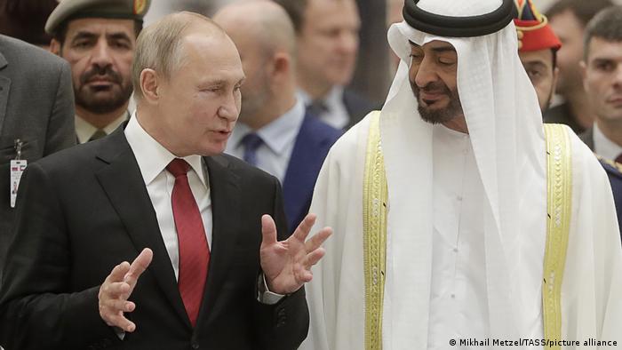 El presidente ruso, Vladimir Putin, y su homólogo de EAU, Mohamed bin Zayed Al Nahyan. Foto: DW