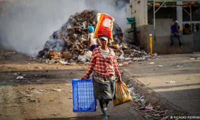 Muchas personas de países, especialmente de América y África, viven en extrema pobreza. Foto: DW