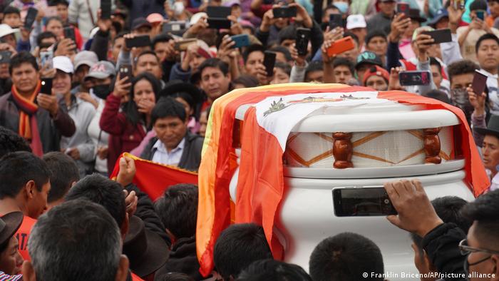 "Han sido dos jornadas muy lamentables con un saldo de siete personas fallecidas, dos de ellas menores de edad", dijo la defensora del Pueblo, Eliana Revollar. Foto: DW.