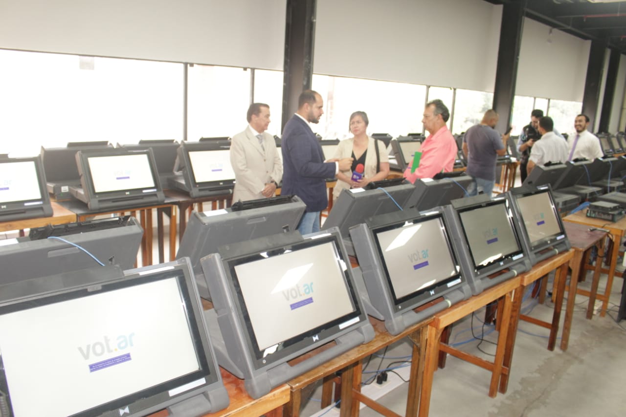 Máquinas de votación. Foto: Gentileza.