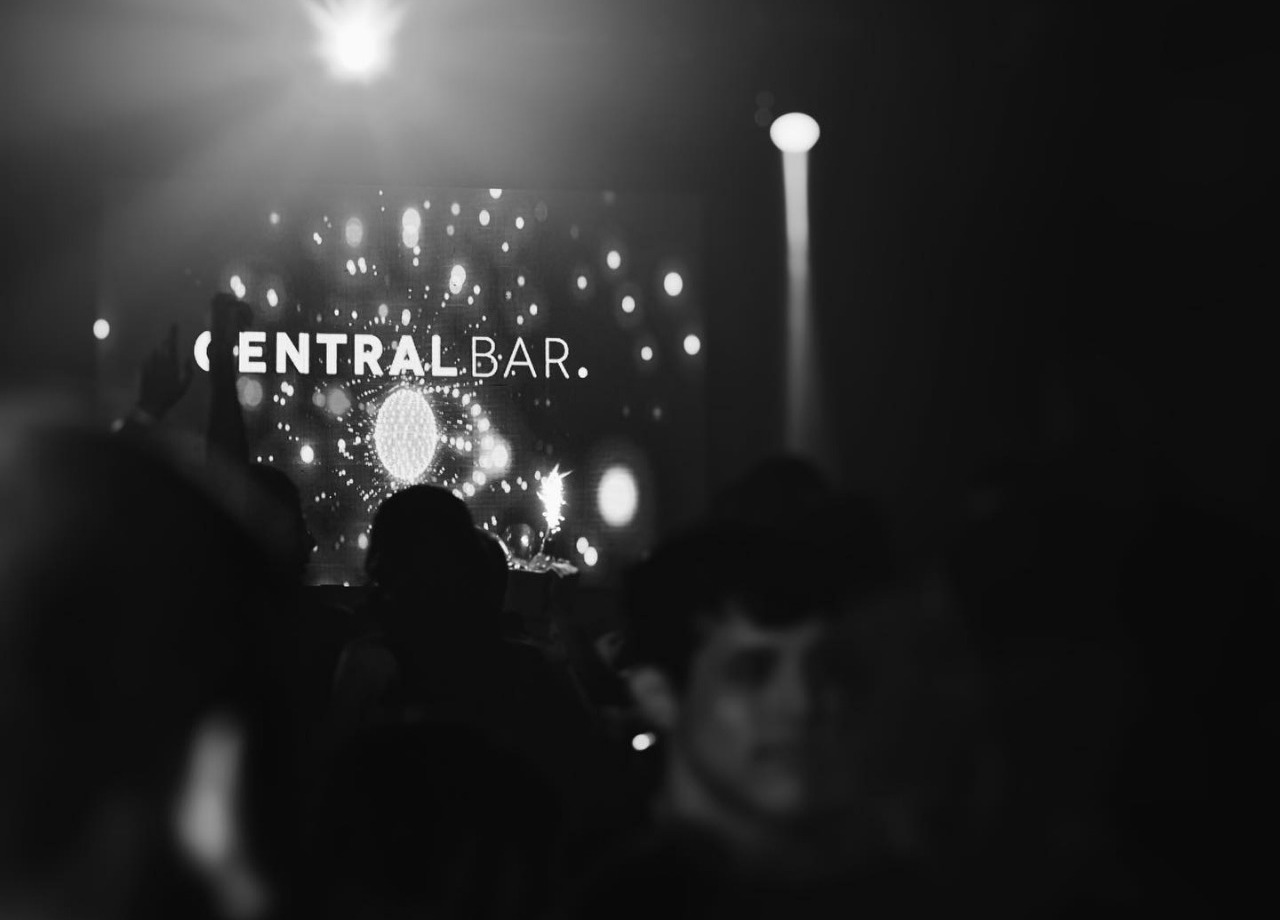 Central Bar emitía música a decibeles no permitidos en una zona residencial. Foto: Facebook