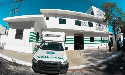 Igualmente, durante las importantes inauguraciones, se realizó la entrega de una ambulancia. Foto: Gentileza.