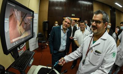 Momento de la inauguración de la máquina. (Foto: Prensa Salud)