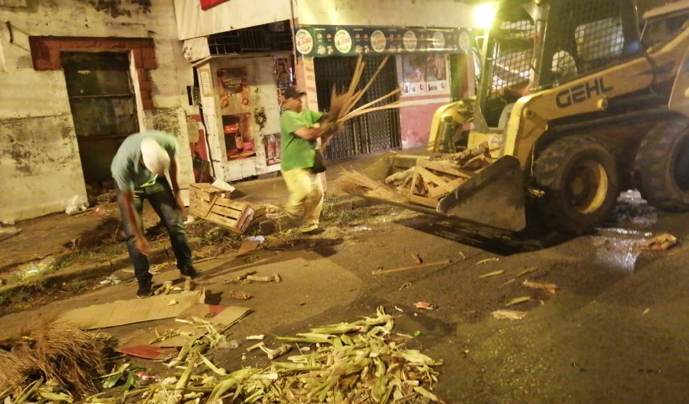 Se realizó la tradicional "manguereada". Foto: Gentileza