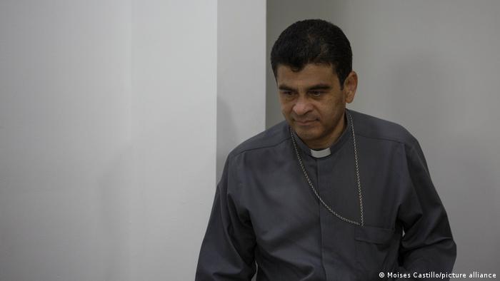 Los cuatro sacerdotes fueron detenidos junto al obispo Rolando Álvarez (imagen), el 19 de agosto de 2022. Imagen de archivo. DW