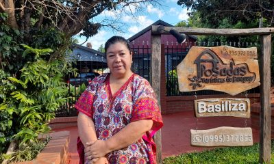 Ña Basiliza es la propietaria de la posada en Encarnación. Foto: Ro Gómez