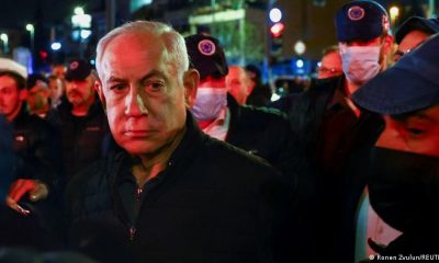El primer ministro de Israel, Benjamin Netanyahu, acudió al lugar del atentado ocurrido el viernes en Jerusalén. Foto: DW