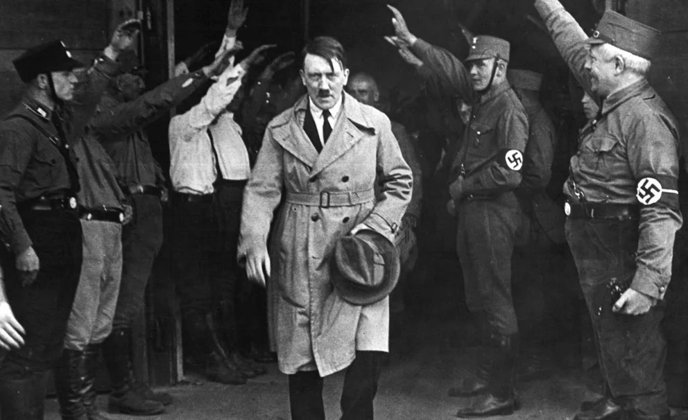 Adolf Hitler se suicidó cuando las tropas soviéticos estaban a unos cientos de metros de su búnker. (AP)