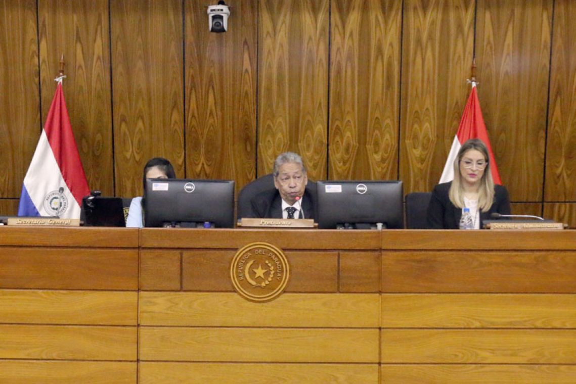 El diputado Angel Paniagua preside Comisión Permanente. Foto: Gentileza