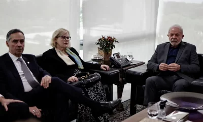 Lula da Silva junto a la presidente del Tribunal Supremo Federal, Rosa Weber, en Planalto. Foto: Infobae