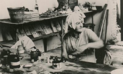 Josefina Pla en su taller de cerámica. Cortesía