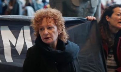 Nan Goldin en "La belleza y el dolor", captura