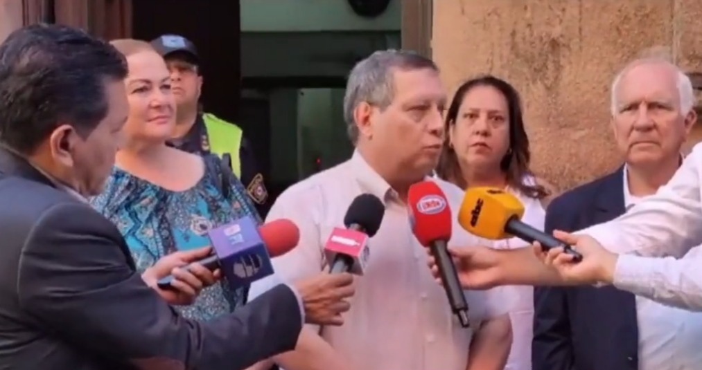 Abogado Guillermo Ferreiro tras presentar la acusación. (Captura)