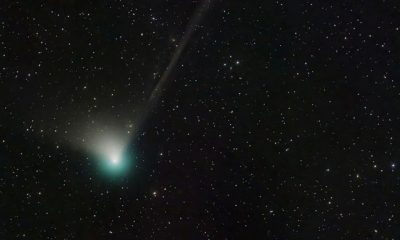 El cometa C/2022 E3 (ZTF) fue descubierto por astrónomos que utilizaron la cámara de sondeo de campo amplio de la Zwicky Transient Facility en marzo de 2022. Crédito: Dan Bartlett/AFP/NASA/Getty Images