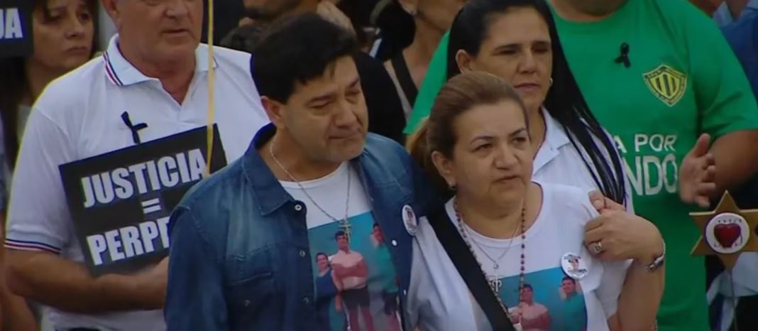 Silvino Báez y Graciela Sosa, padres de Fernando. Foto: TN