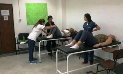 El Departamento de Kinesiología del Hospital de Clínicas atiende a pacientes con afecciones de columna, cuyo tratamiento tiene por objetivo disminuir los síntomas. (Foto: Prensa Clínicas)