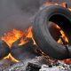 La quema de neumáticos afecta al medioambiente y a la salud de las personas de manera muy nociva. Foto: Gentileza