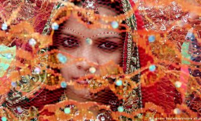Una niña novia durante una ceremonia nupcial en Bhopal, India. Foto: DW