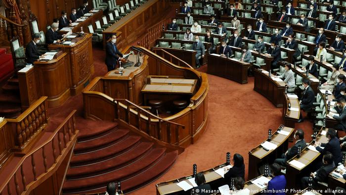 El gobierno japonés quiere aumentar la edad mínima de consentimiento sexual a 16 años. Foto: DW.