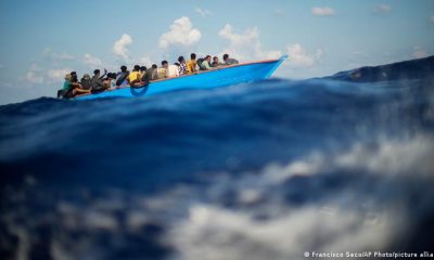 Barcaza frente a Lampedusa. Foto: DW