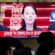 Una pantalla de televisión en la estación de tren de Seúl, muestra una imagen de archivo de Kim Yo Jong, la poderosa hermana del líder norcoreano Kim Jong Un. Foto: DW