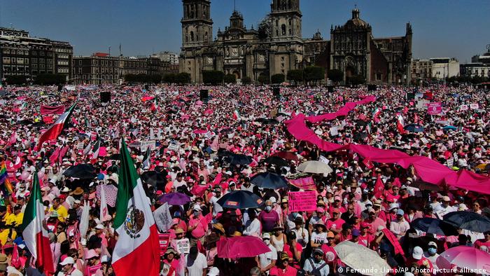 Los manifestantes llenaron el Zócalo de la Ciudad de México. Foto: DW