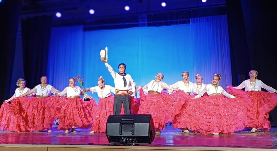 Adultos mayores se destacaron en el festival por el aniversario de la ciudad. Foto: Municipalidad de Fdo. de la Mora.